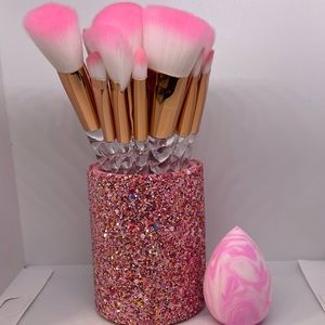 Beauty blender • makeup brush set •